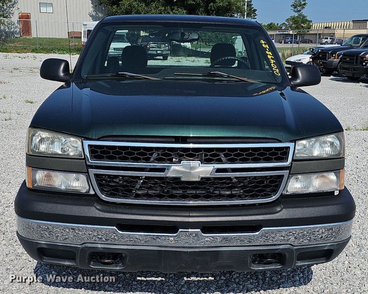 image for item DP6547 2004 Chevrolet Silverado 1500 pickup truck