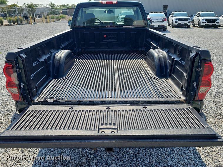 image for item DP6547 2004 Chevrolet Silverado 1500 pickup truck