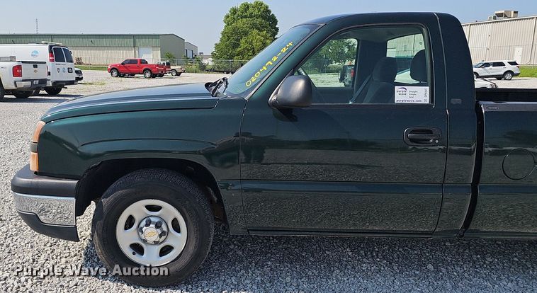 image for item DP6547 2004 Chevrolet Silverado 1500 pickup truck