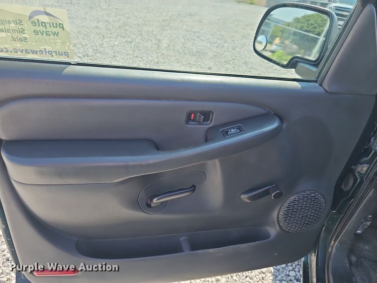 image for item DP6547 2004 Chevrolet Silverado 1500 pickup truck