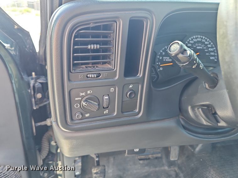 image for item DP6547 2004 Chevrolet Silverado 1500 pickup truck