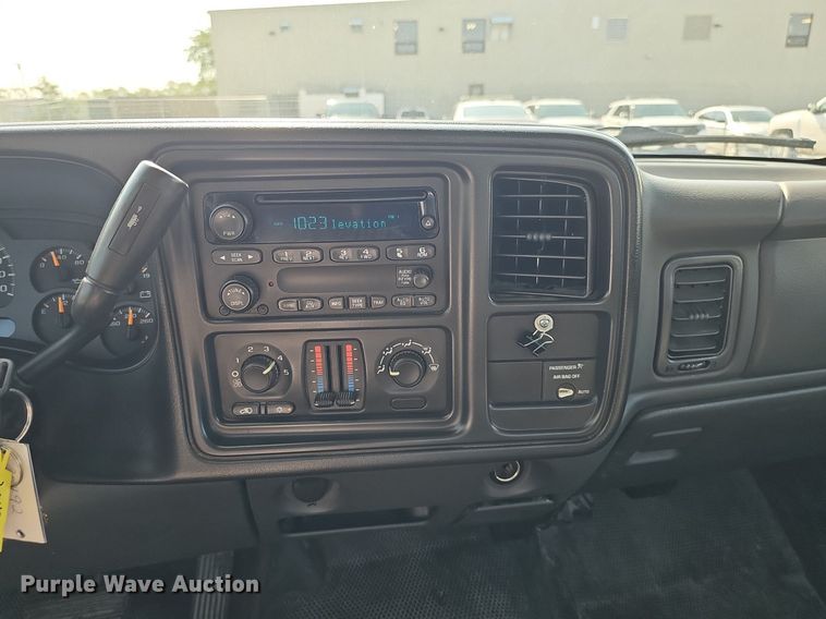 image for item DP6547 2004 Chevrolet Silverado 1500 pickup truck