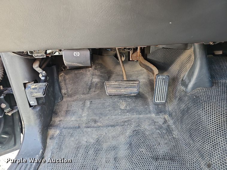 image for item DP6547 2004 Chevrolet Silverado 1500 pickup truck