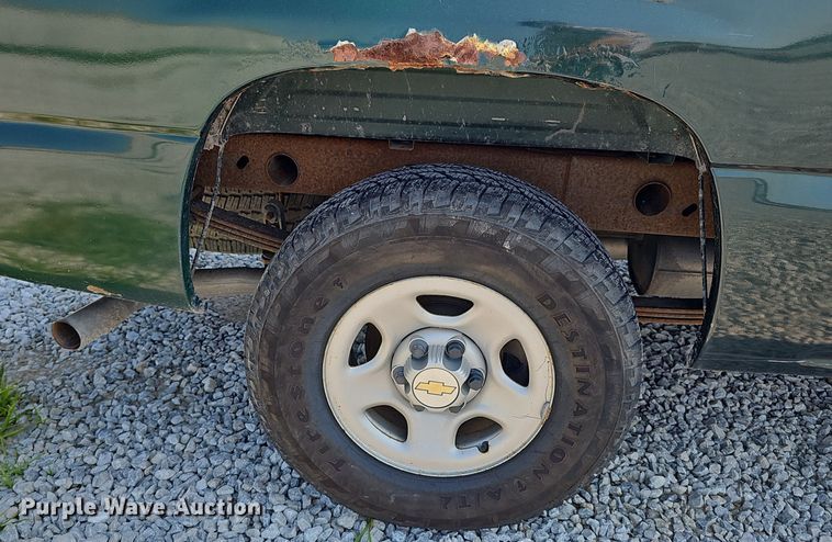 image for item DP6547 2004 Chevrolet Silverado 1500 pickup truck