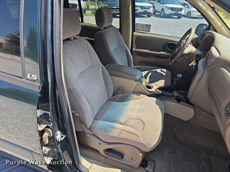 image for item DP6551 2004 Chevrolet Trailblazer SUV