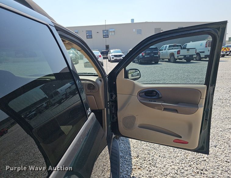 image for item DP6551 2004 Chevrolet Trailblazer SUV