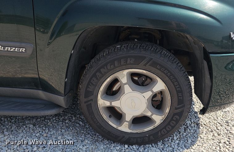 image for item DP6551 2004 Chevrolet Trailblazer SUV