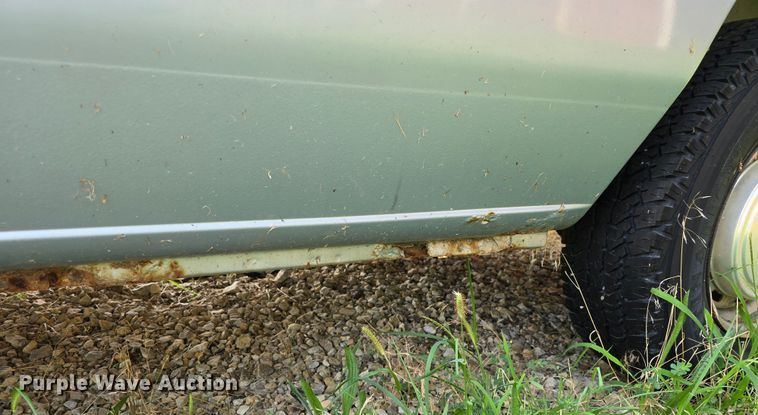 image for item DQ4382 1999 Ford E150 XL van