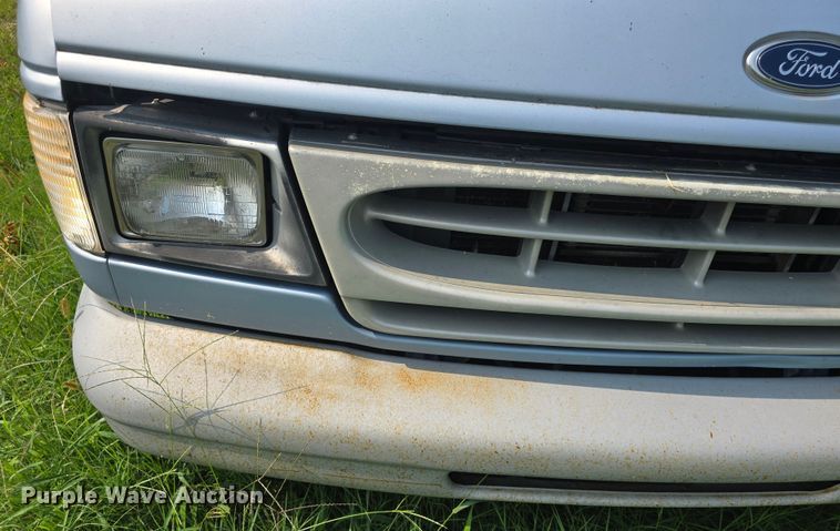 image for item DQ4382 1999 Ford E150 XL van