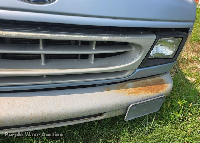 image for item DQ4382 1999 Ford E150 XL van