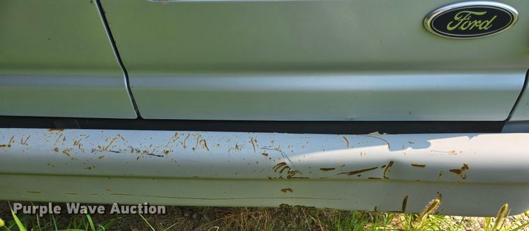 image for item DQ4382 1999 Ford E150 XL van