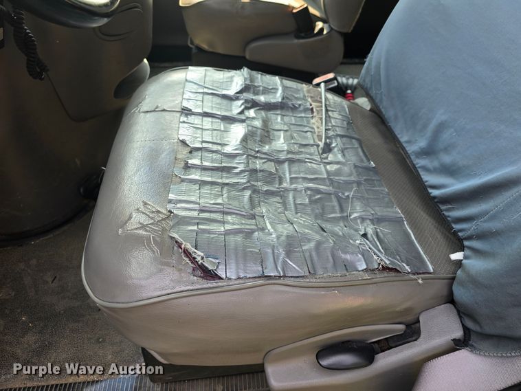 image for item DQ4382 1999 Ford E150 XL van