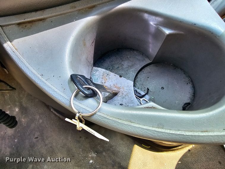 image for item DQ4382 1999 Ford E150 XL van