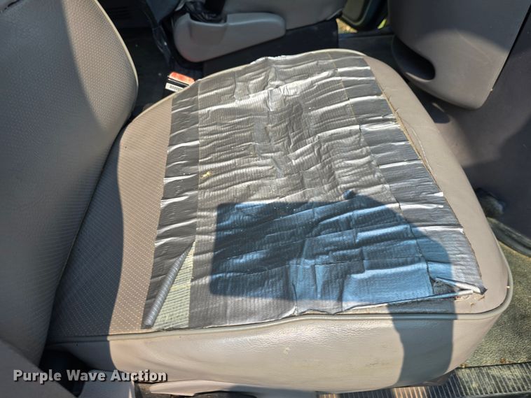 image for item DQ4382 1999 Ford E150 XL van