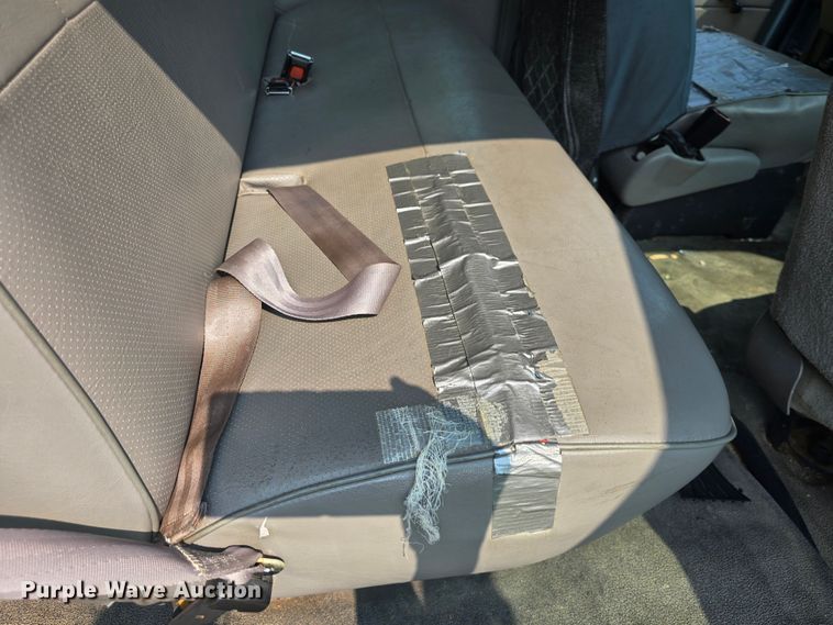 image for item DQ4382 1999 Ford E150 XL van