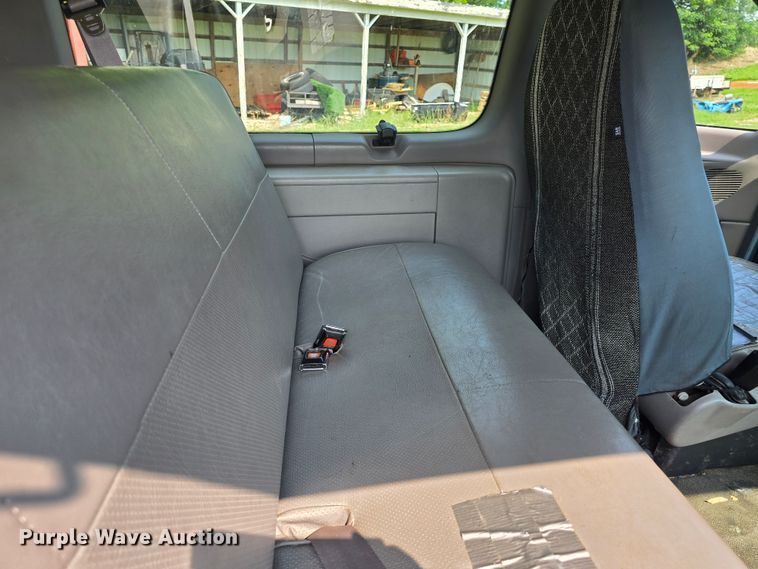 image for item DQ4382 1999 Ford E150 XL van