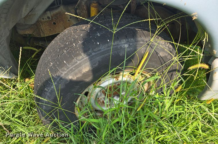 image for item DQ4382 1999 Ford E150 XL van