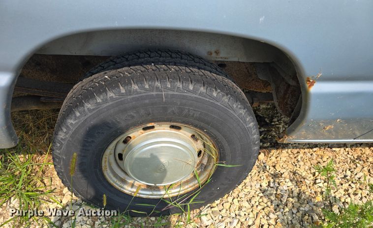 image for item DQ4382 1999 Ford E150 XL van