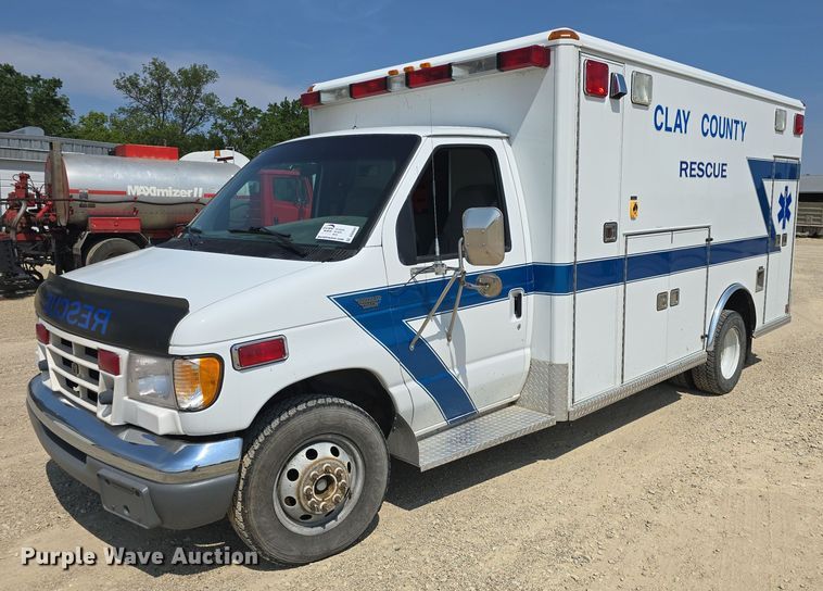 image for item DQ4442 1997 Ford E450 ambulance