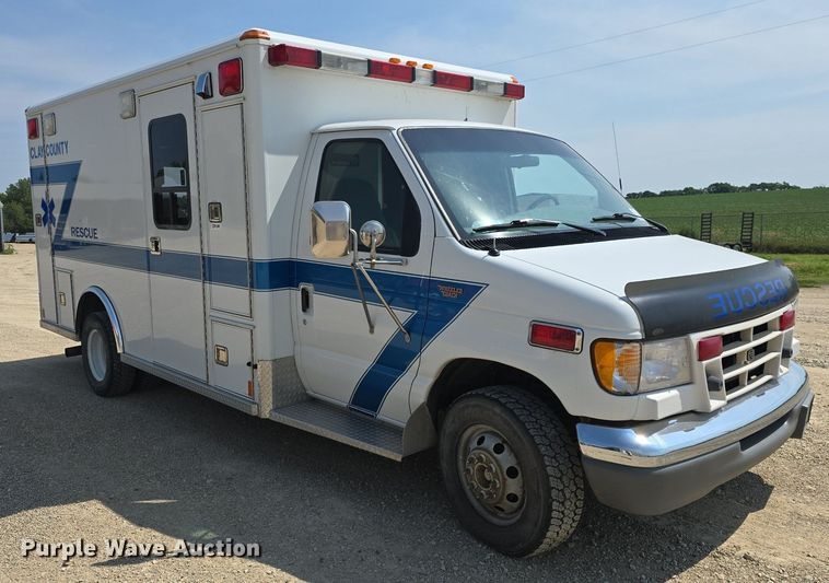 image for item DQ4442 1997 Ford E450 ambulance