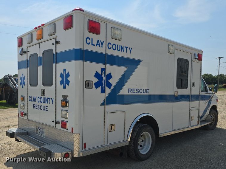 image for item DQ4442 1997 Ford E450 ambulance