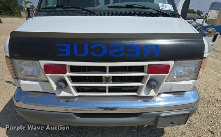 image for item DQ4442 1997 Ford E450 ambulance