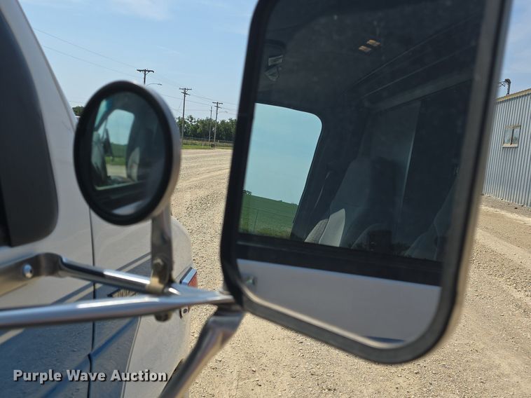 image for item DQ4442 1997 Ford E450 ambulance