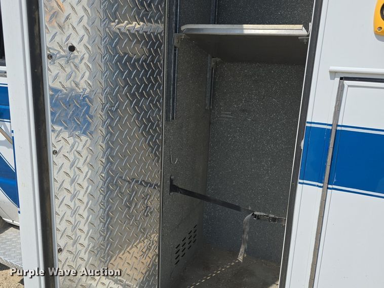 image for item DQ4442 1997 Ford E450 ambulance