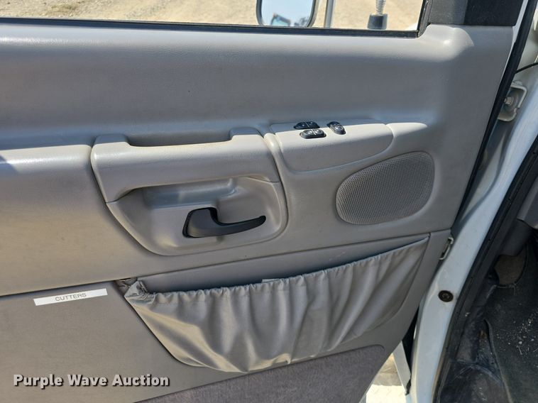 image for item DQ4442 1997 Ford E450 ambulance