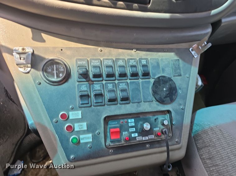 image for item DQ4442 1997 Ford E450 ambulance