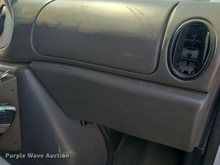 image for item DQ4442 1997 Ford E450 ambulance