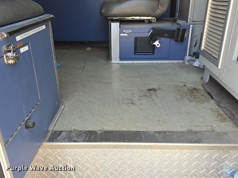 image for item DQ4442 1997 Ford E450 ambulance