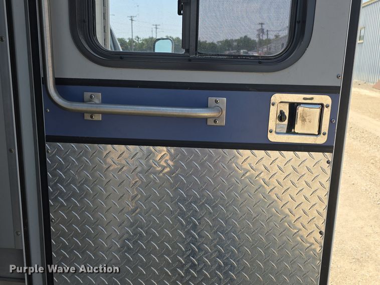 image for item DQ4442 1997 Ford E450 ambulance