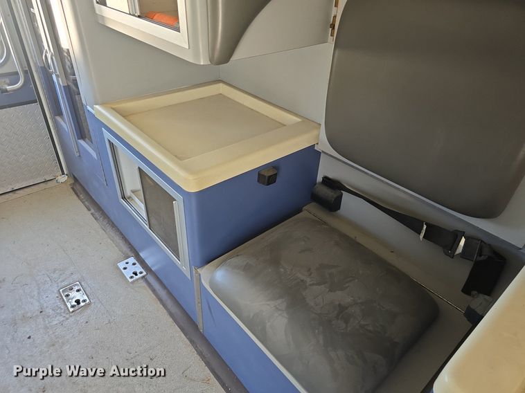 image for item DQ4442 1997 Ford E450 ambulance