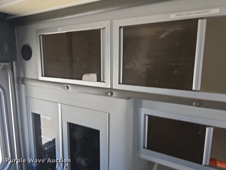 image for item DQ4442 1997 Ford E450 ambulance