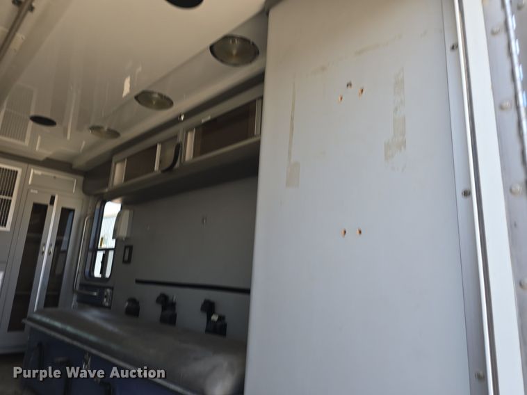 image for item DQ4442 1997 Ford E450 ambulance