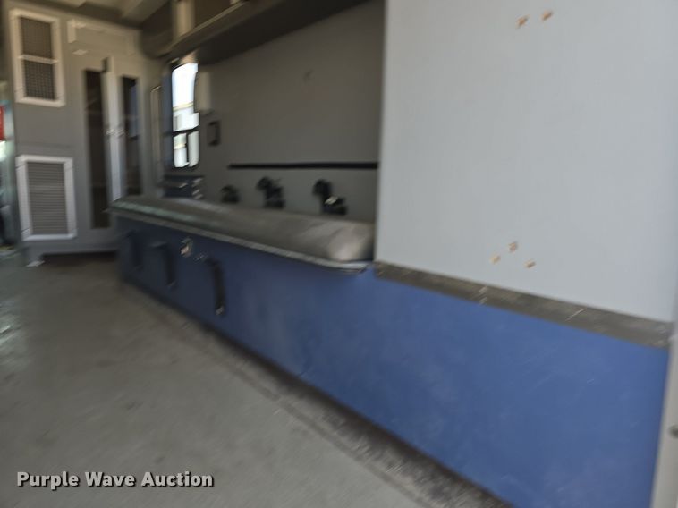 image for item DQ4442 1997 Ford E450 ambulance