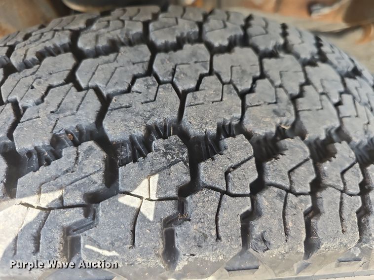 image for item DQ4442 1997 Ford E450 ambulance