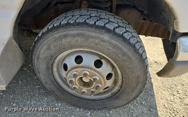 image for item DQ4442 1997 Ford E450 ambulance