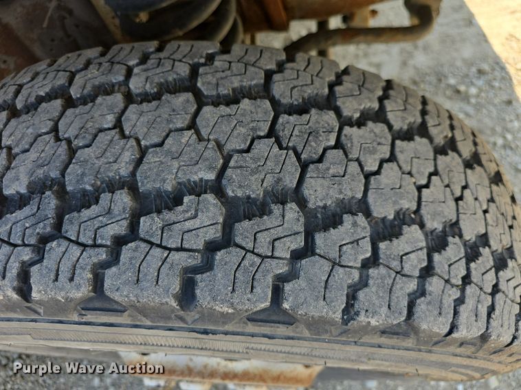 image for item DQ4442 1997 Ford E450 ambulance