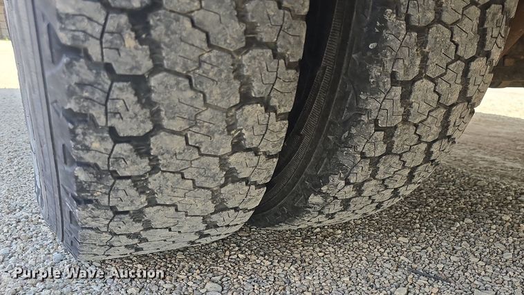 image for item DQ4442 1997 Ford E450 ambulance