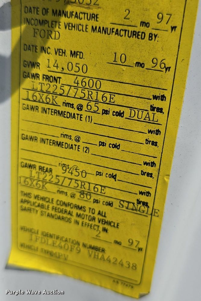 image for item DQ4442 1997 Ford E450 ambulance