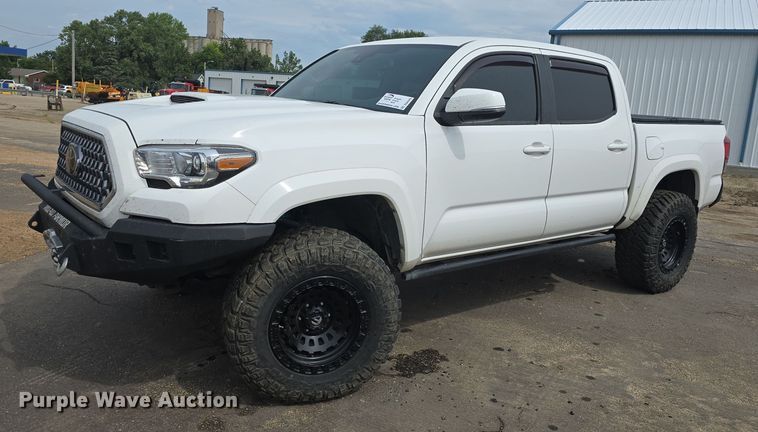 image for item DQ4443 2019 Toyota  Tacoma Double Cab pickup truck