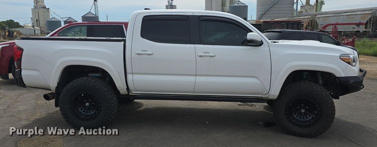 image for item DQ4443 2019 Toyota  Tacoma Double Cab pickup truck