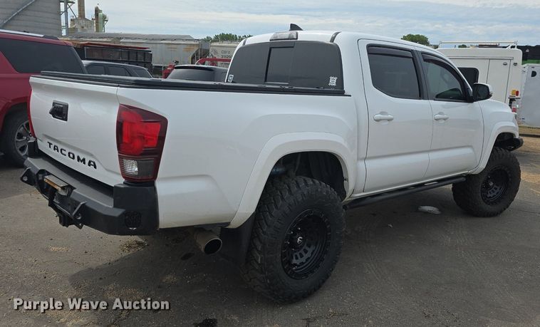 image for item DQ4443 2019 Toyota  Tacoma Double Cab pickup truck