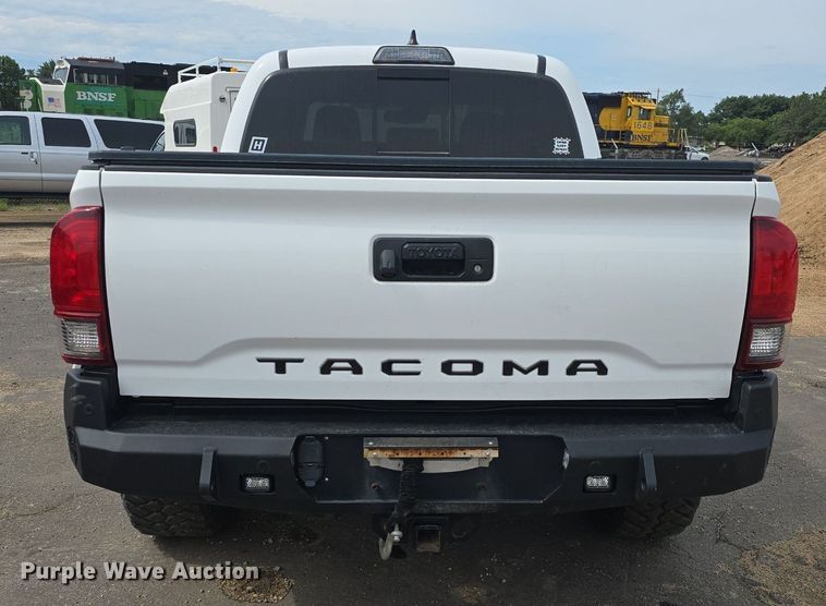 image for item DQ4443 2019 Toyota  Tacoma Double Cab pickup truck