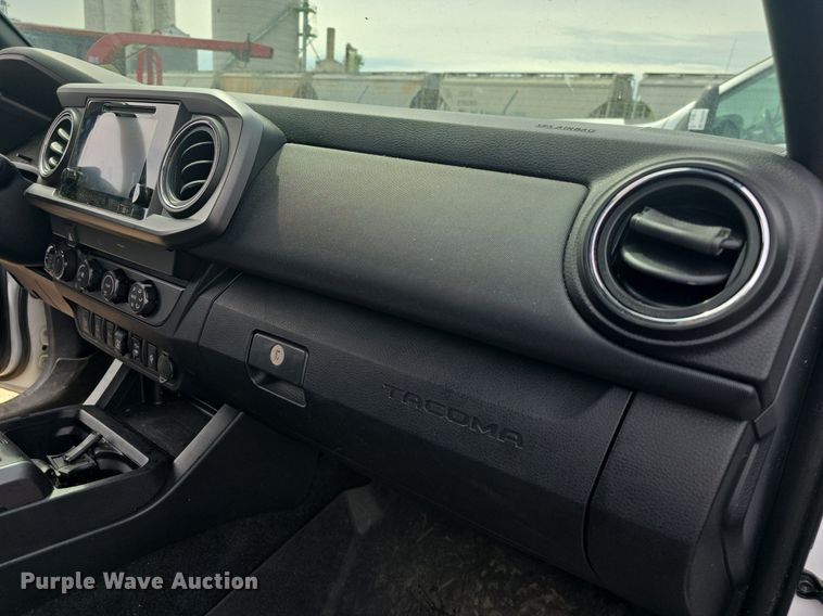 image for item DQ4443 2019 Toyota  Tacoma Double Cab pickup truck