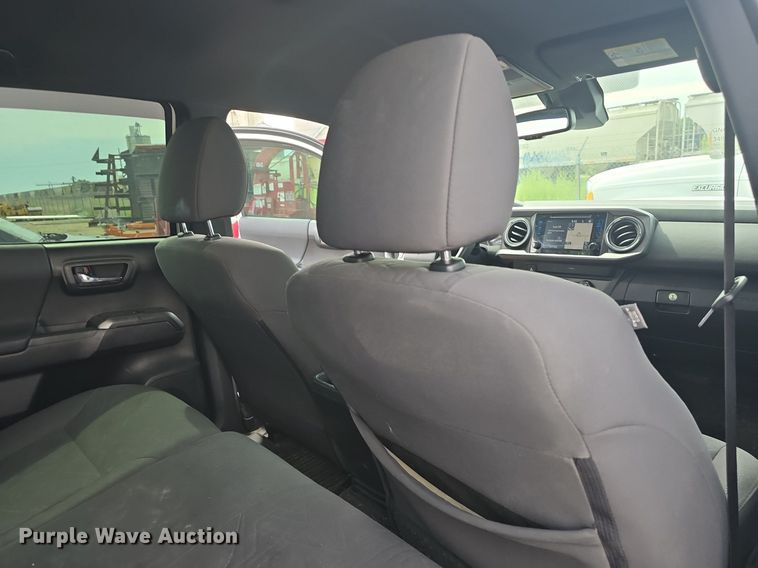 image for item DQ4443 2019 Toyota  Tacoma Double Cab pickup truck