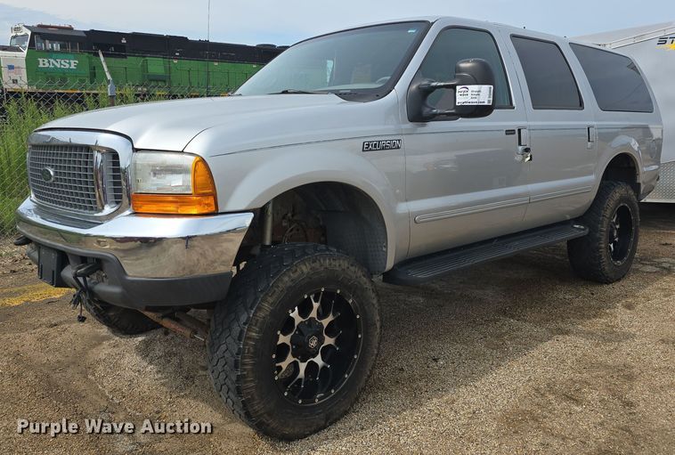 image for item DQ4446 2000 Ford  Excursion XLT SUV