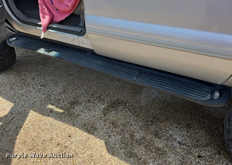 image for item DQ4446 2000 Ford  Excursion XLT SUV